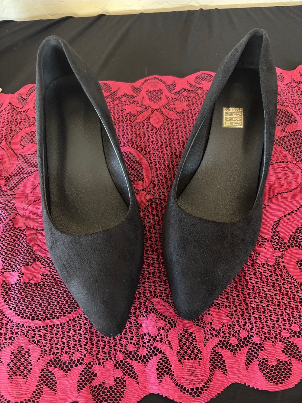 Black Pointed-Toe Women's Pumps DT2205